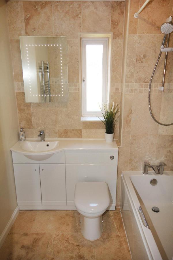 Chipad Mono - Quality City Centre Apartment, With Free Parking Space Чичестер Экстерьер фото