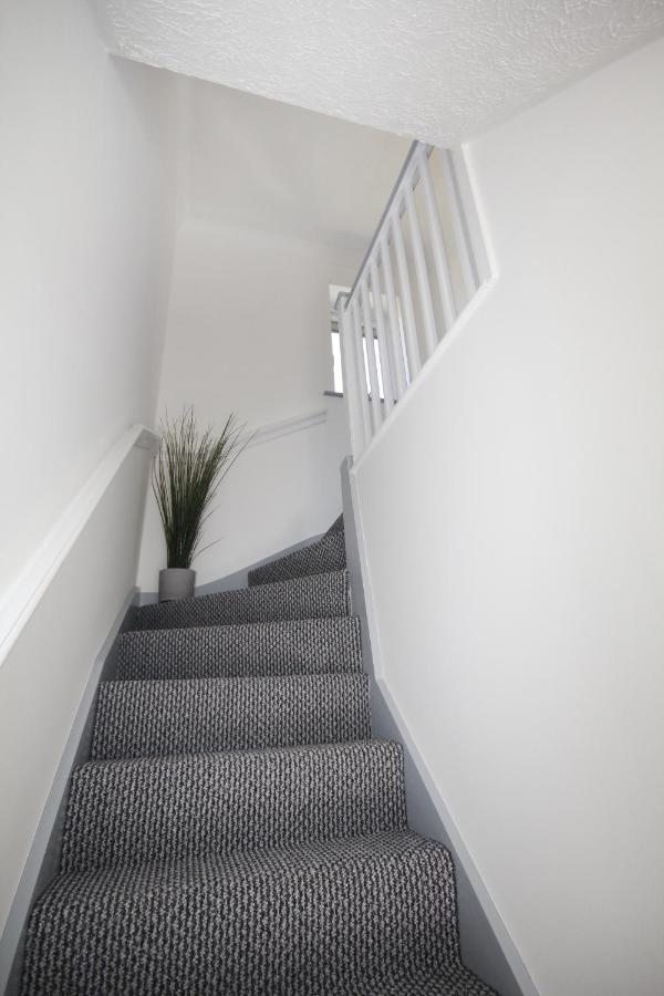Chipad Mono - Quality City Centre Apartment, With Free Parking Space Чичестер Экстерьер фото